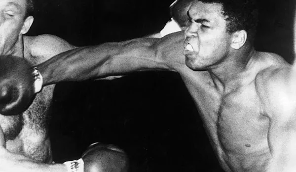Muhammad Ali fights Brian London on August 6, 1966