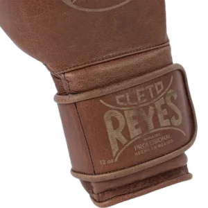 Cleto Reyes Vintage Collection_Boxing Gloves_closeup-4b